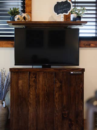 Pop-up TV Cabinet