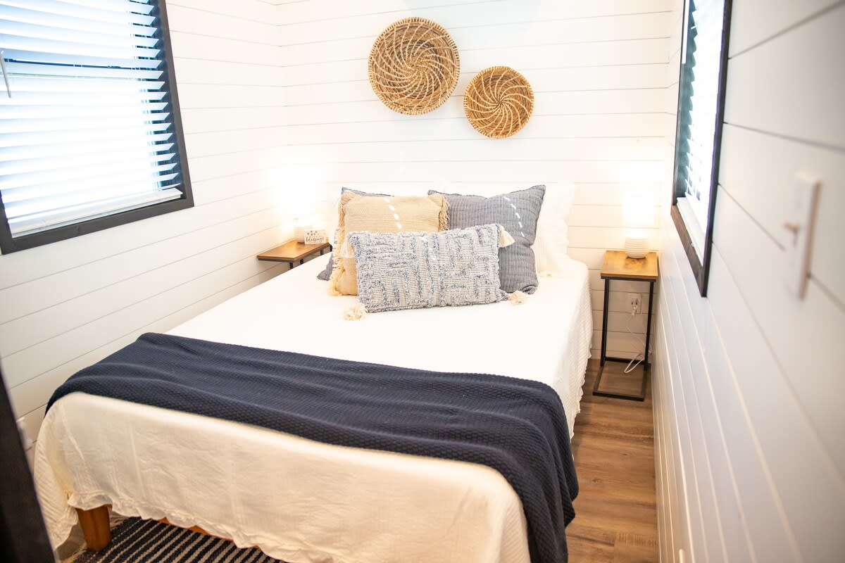 New! Moonlight Ridge-Shipping Container Home - VillaStay™